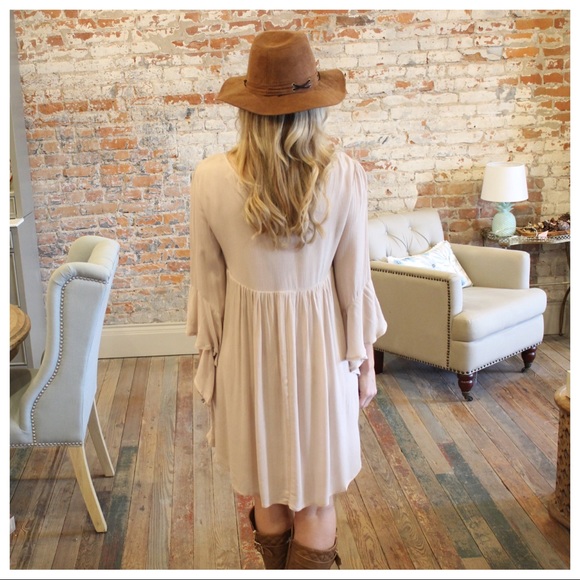 ✨LAST✨Taupe flutter sleeve bib detail dress - Picture 4 of 4